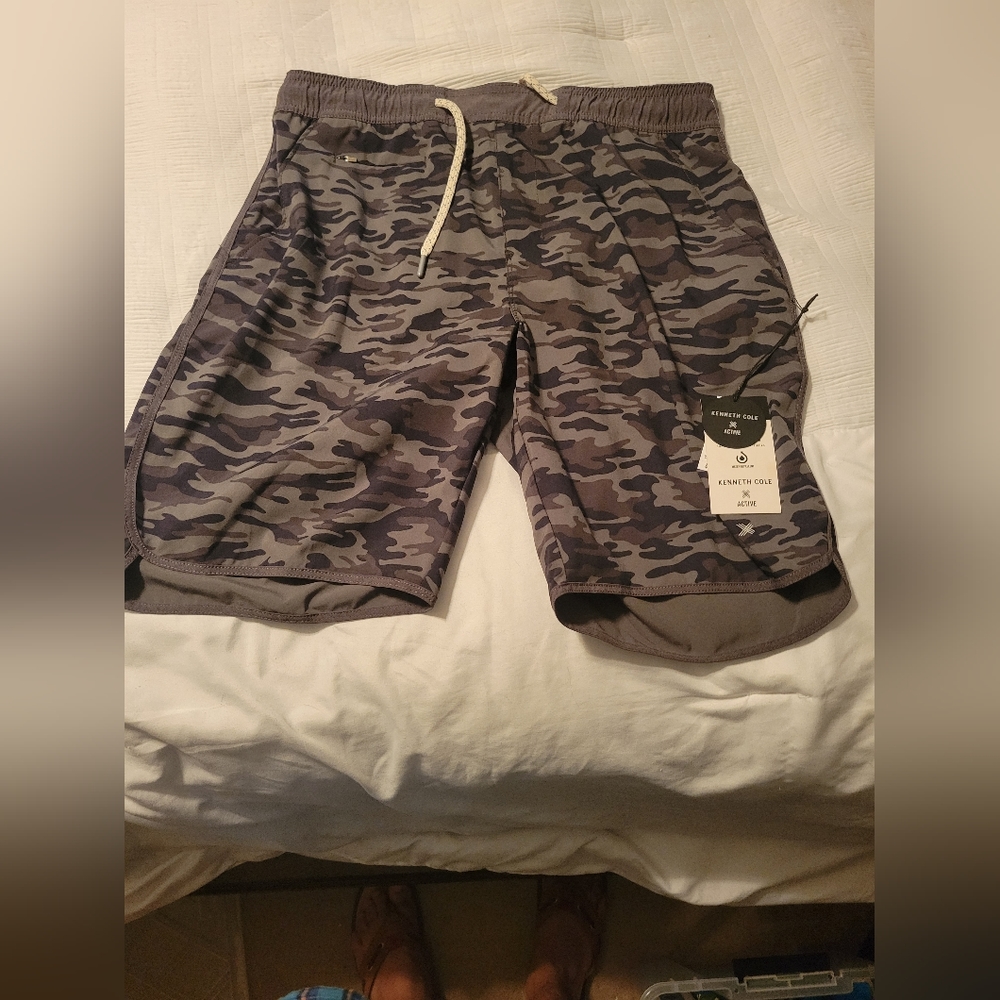 Kenneth Cole men's running shorts M